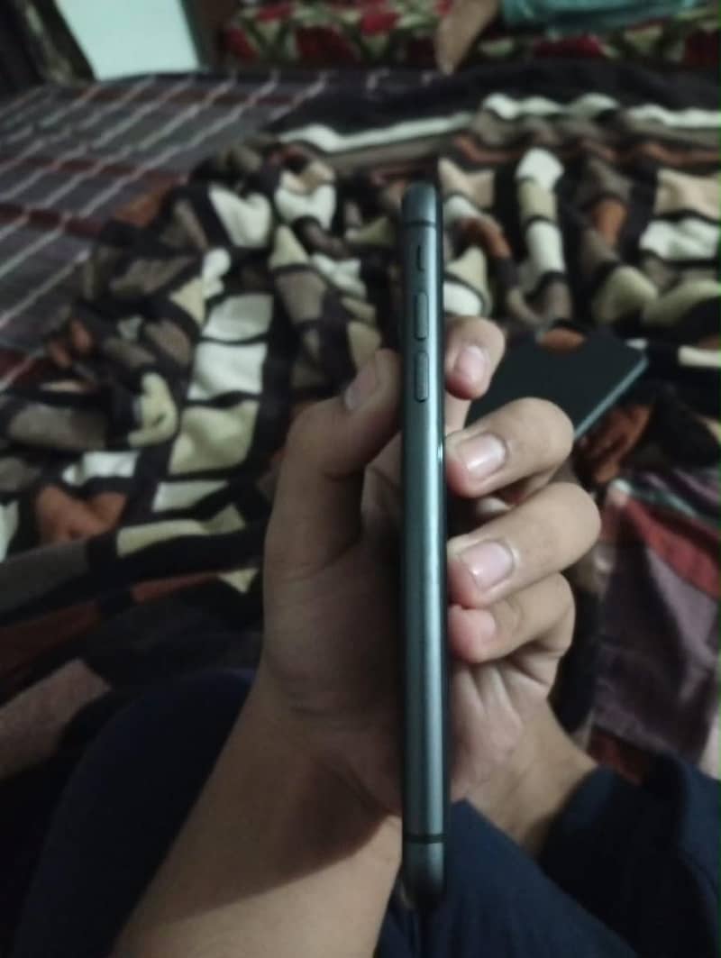 Apple iPhone 11 5