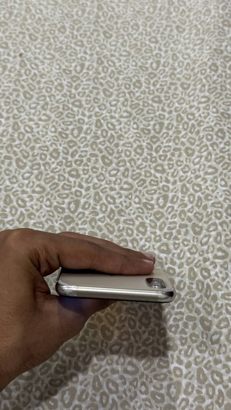 Apple iPhone X 3