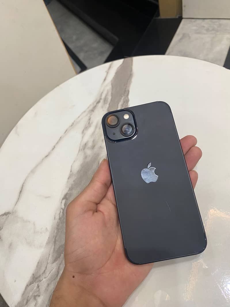 Apple iPhone 13 0