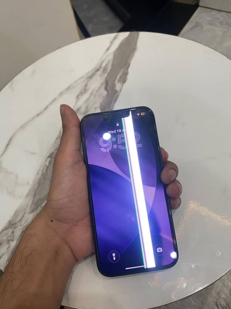 Apple iPhone 13 4