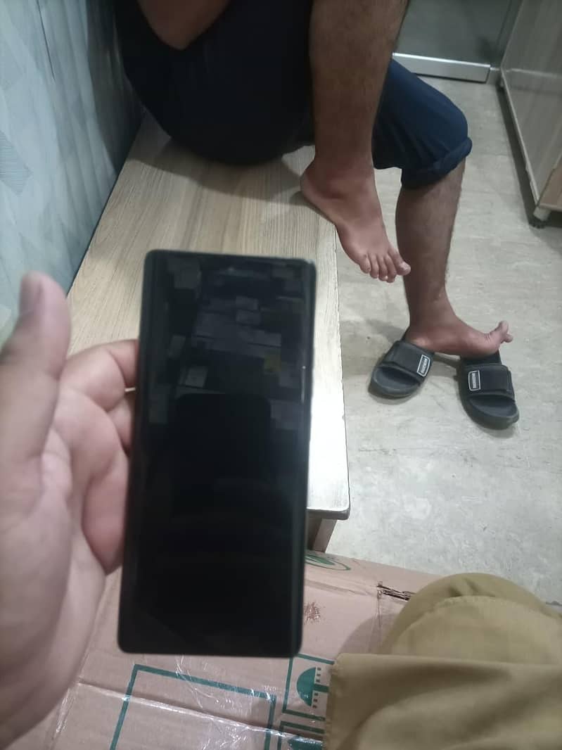 Tecno CAMON 40 pro 4