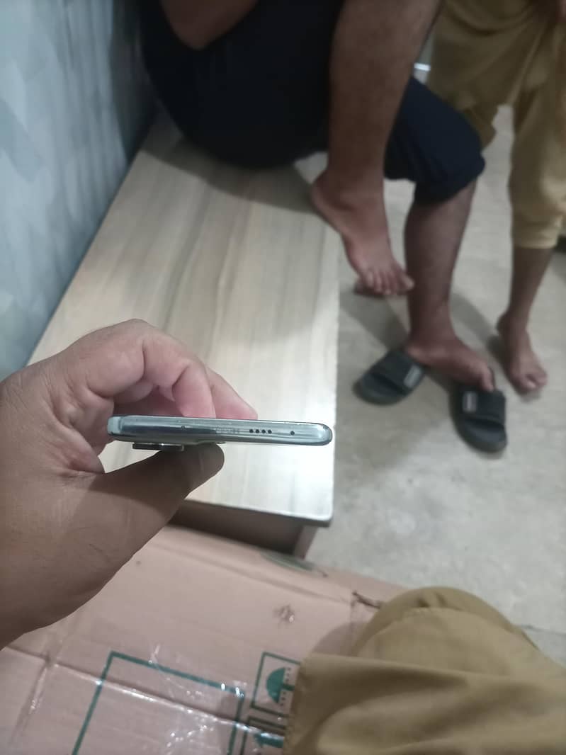 Tecno CAMON 40 pro 5