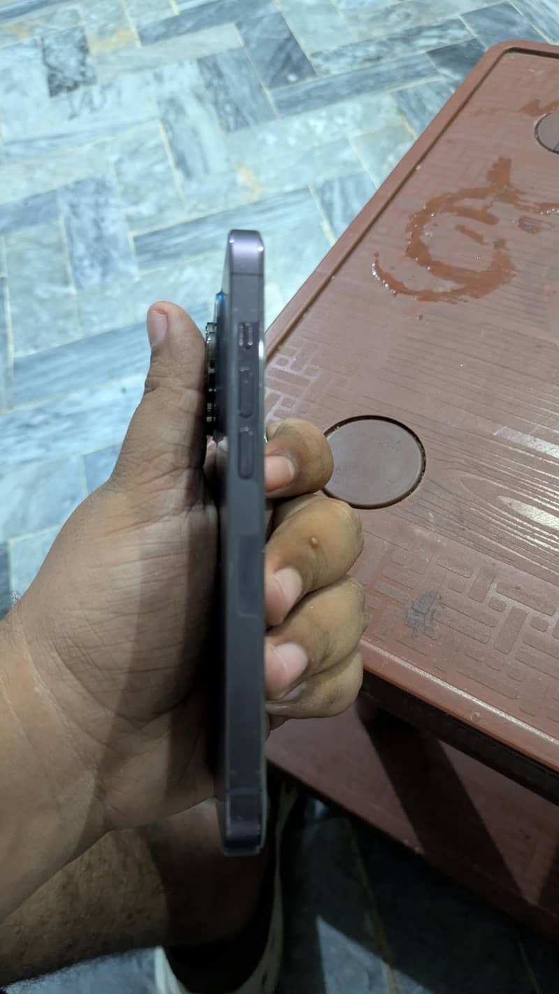 Apple iPhone 14 Pro 4