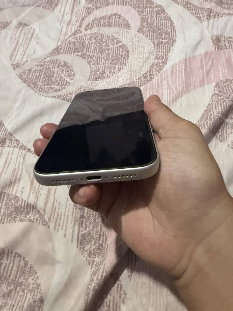 Apple iPhone 17 Pro Max 4
