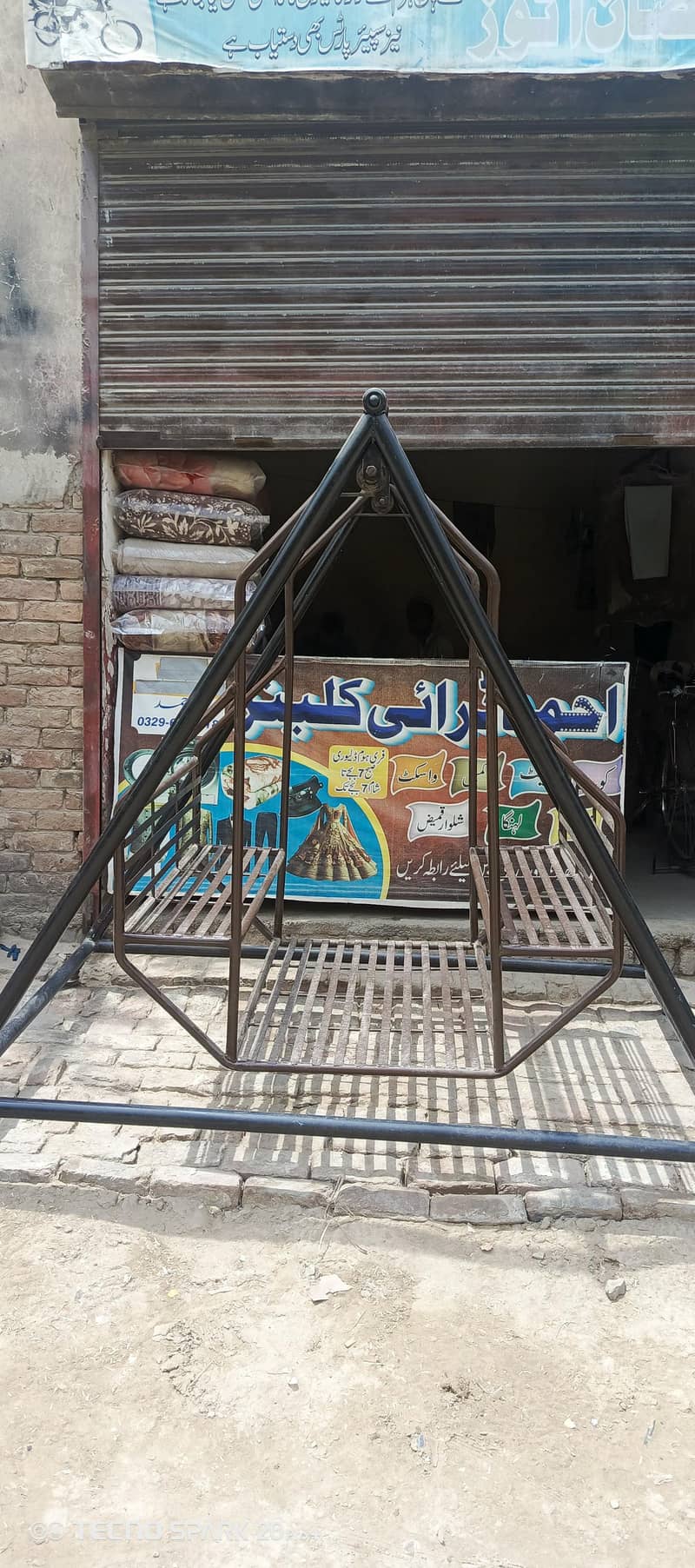 "خوبصورت جھولا برائے فروخت – بہترین حالت میں 0