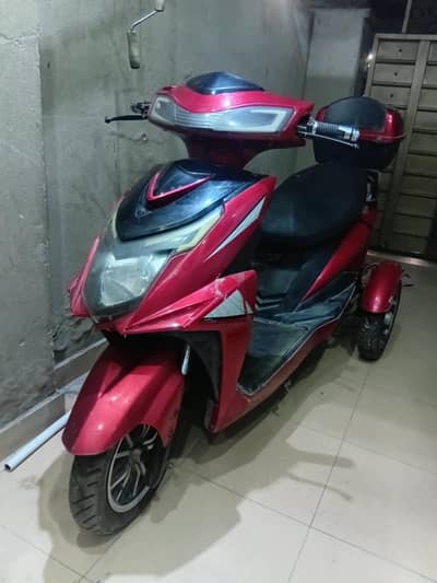 scooty 3 wheel