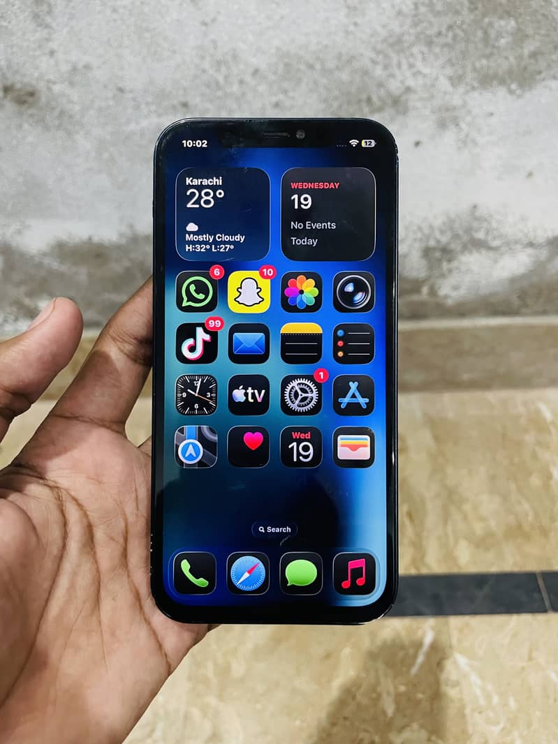 Apple iPhone 12 4