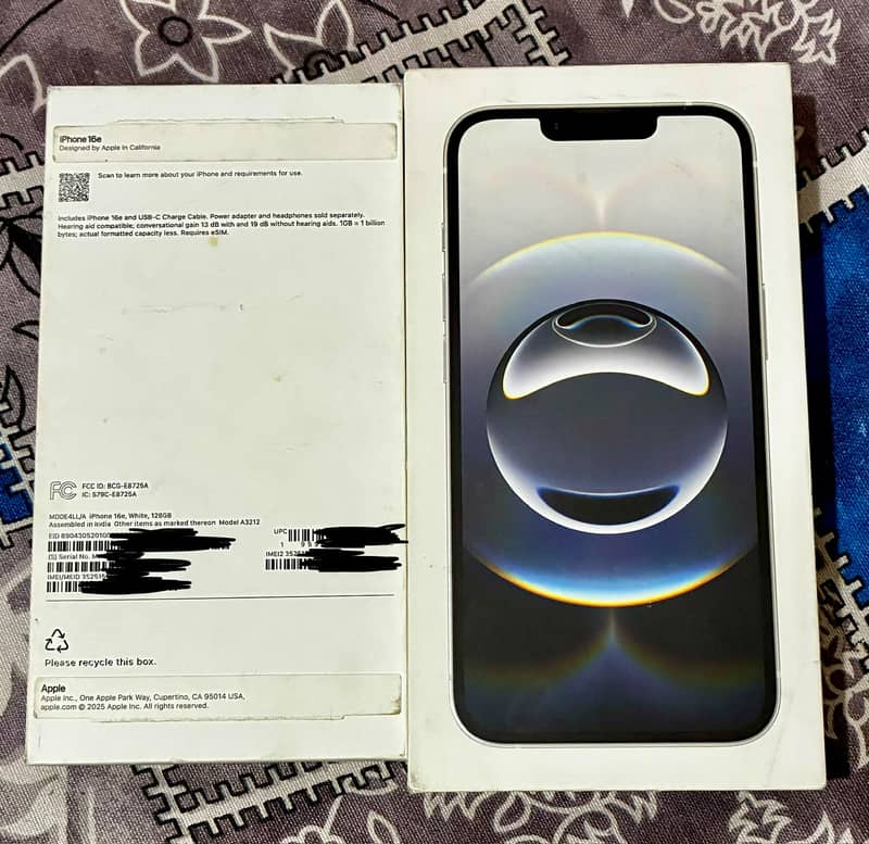 Apple iPhone 16e 7
