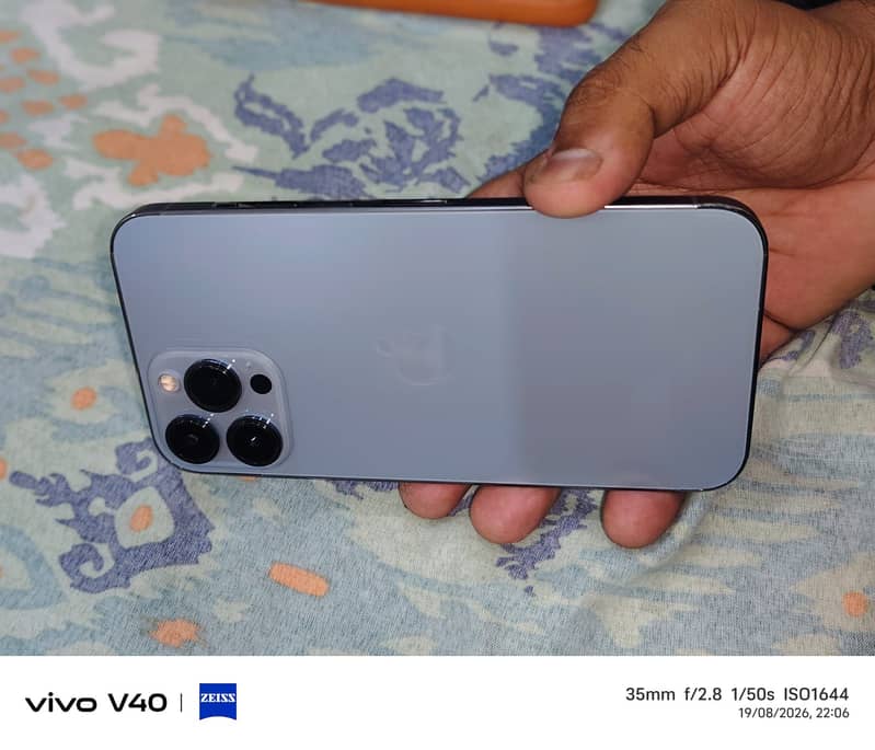 Apple iPhone 13 Pro Max 2