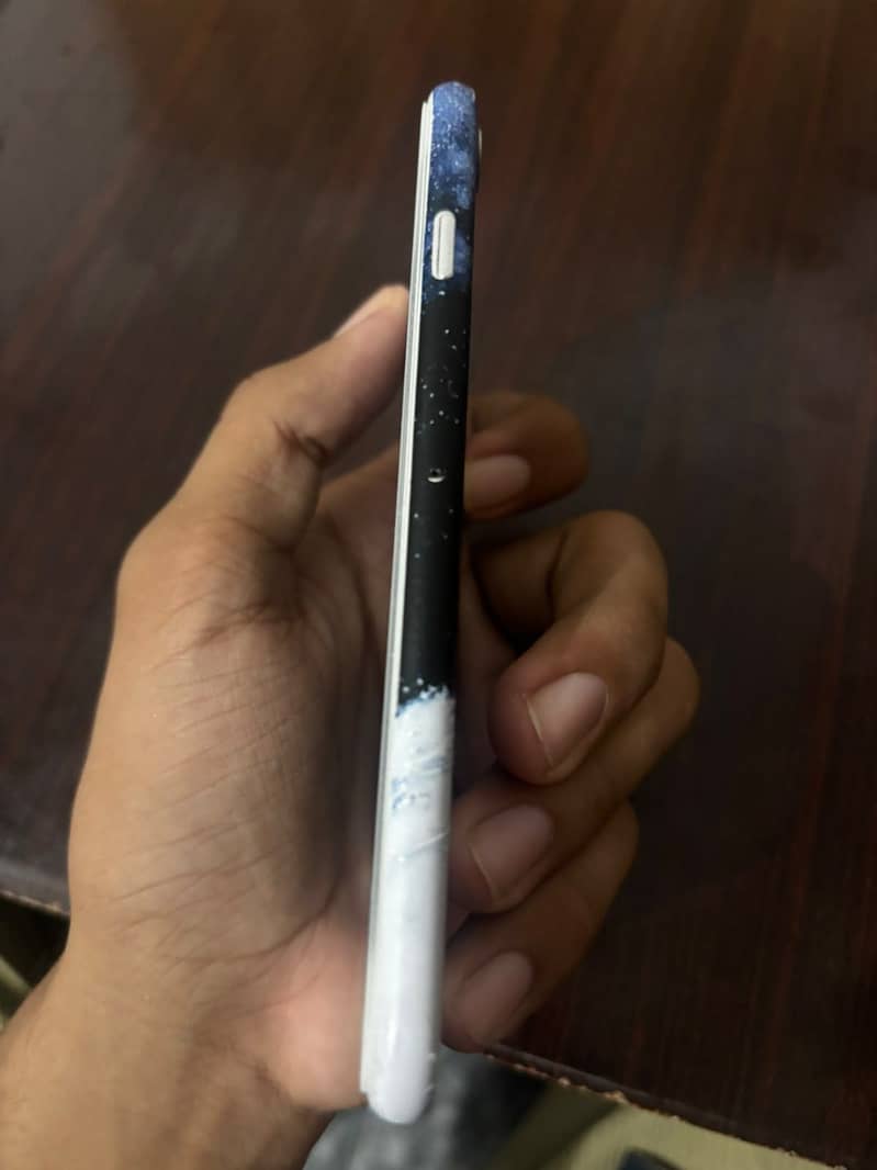 Apple iPhone 7 4