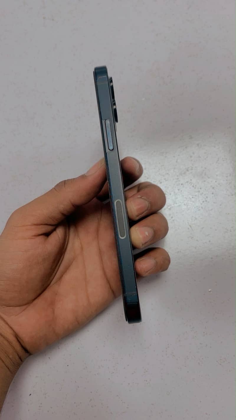 Apple iPhone 12 5