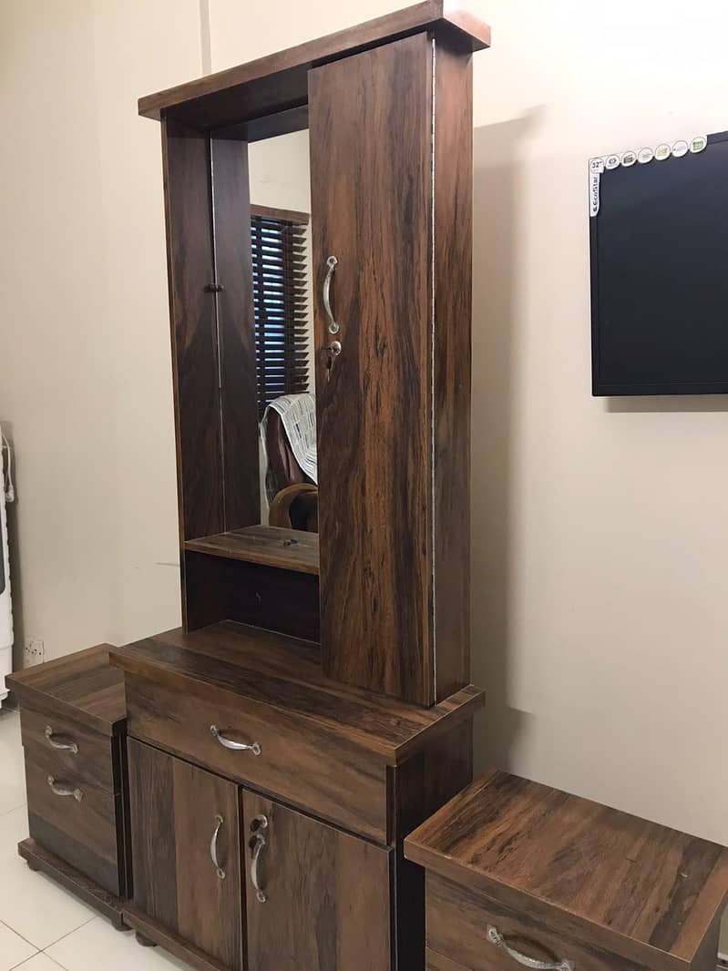 dressing table 1