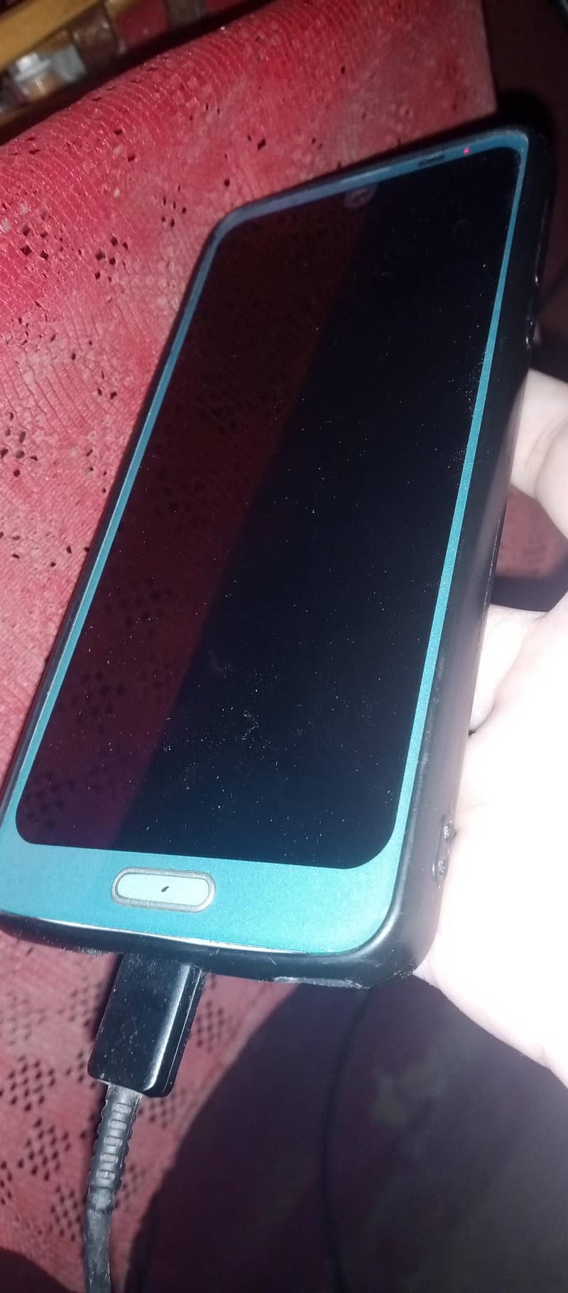 Sharp Aquos R2 5