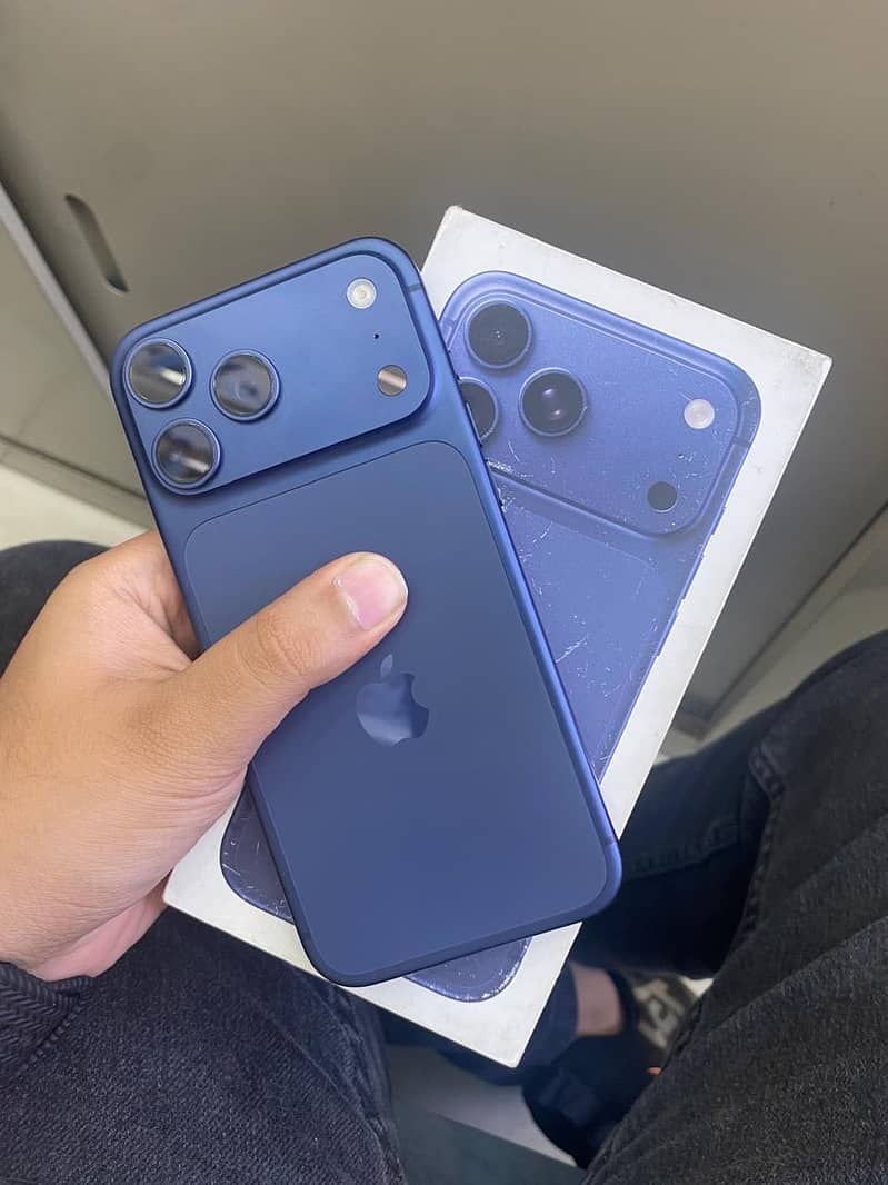 Apple iPhone 17 Pro Max 3