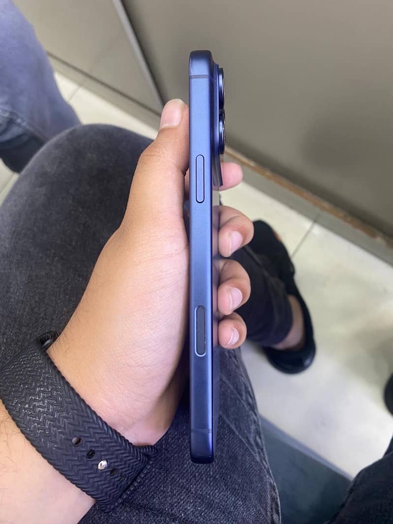 Apple iPhone 17 Pro Max 5