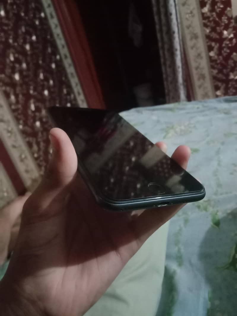 Apple iPhone 8 Plus 2