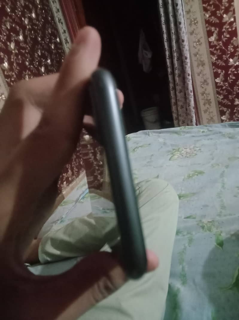 Apple iPhone 8 Plus 3