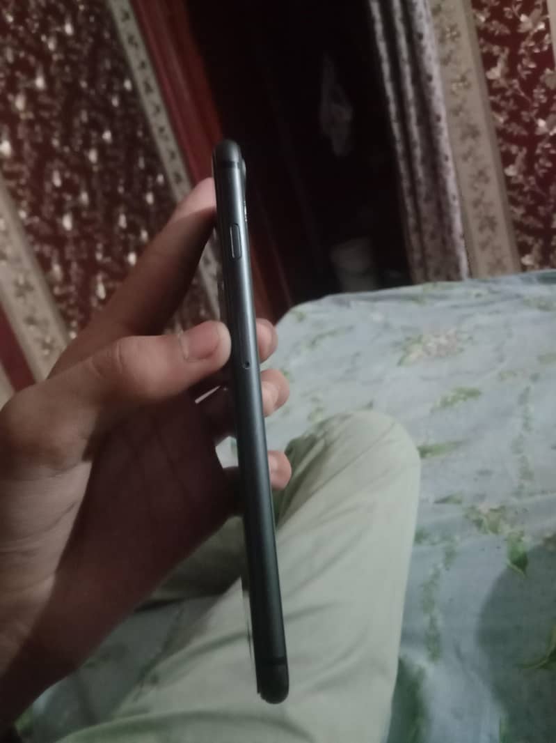Apple iPhone 8 Plus 4