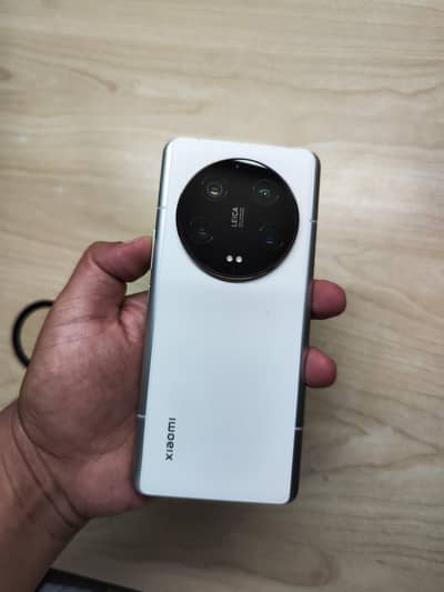 Xiaomi 13 Ultra - 16GB-512GB - Dual sim Approved - 99% clean