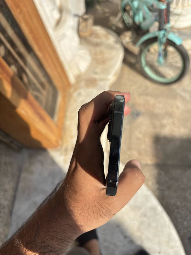 Apple iPhone 12 Pro Max 3