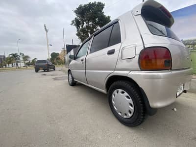 Daihatsu Cuore 2003