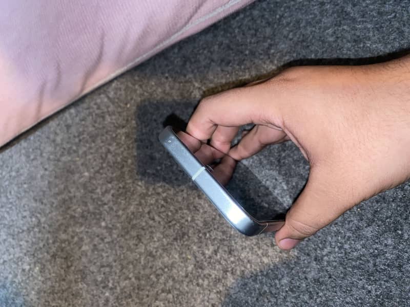 Google Pixel 9 4