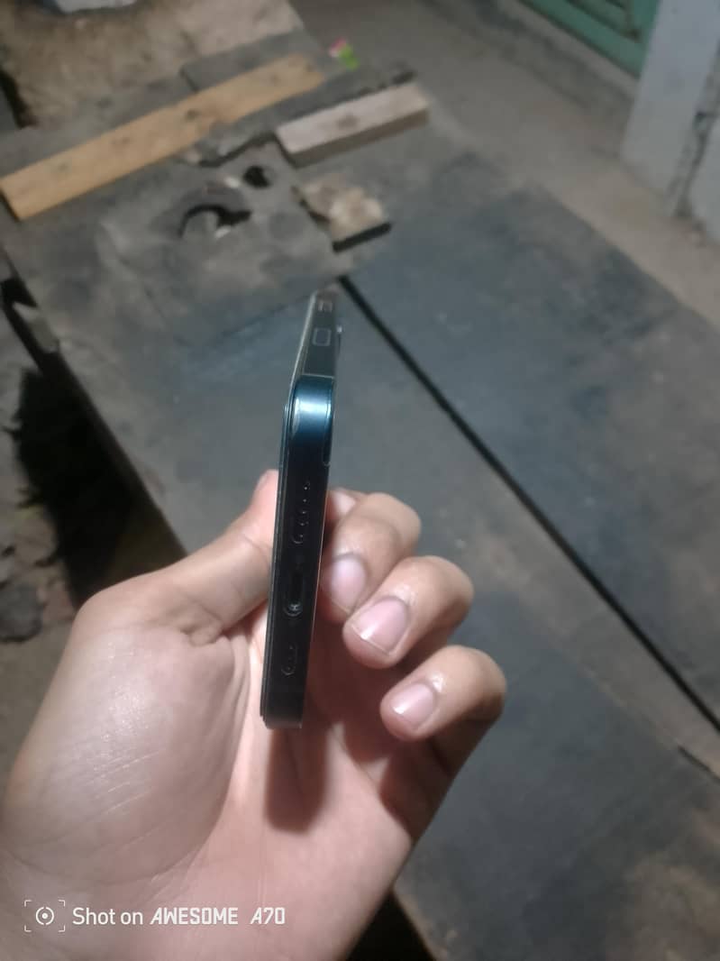 Apple iPhone 12 2