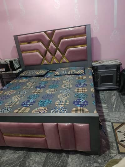 bed dressin side table  mattress urgent sale
