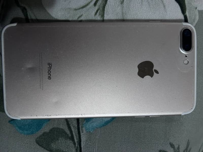 Apple iPhone 7 Plus 2
