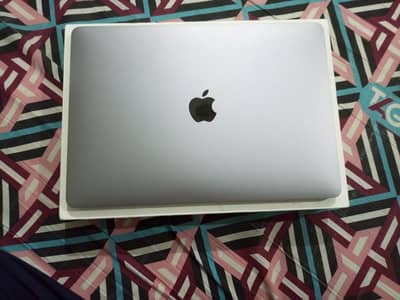 MacBook Pro 2017 Touch Bar with box