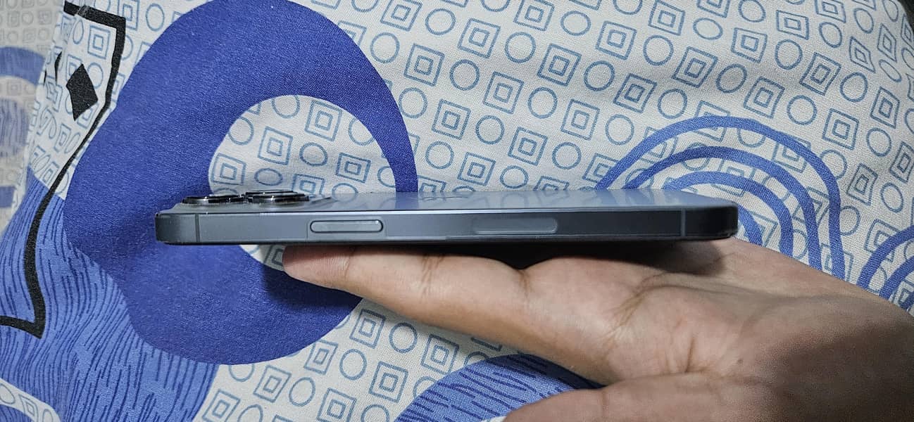 Apple iPhone 13 Pro 3