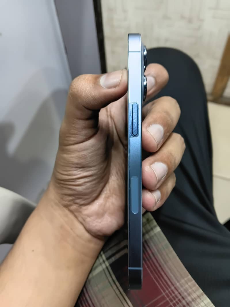 Apple iPhone 13 Pro 1