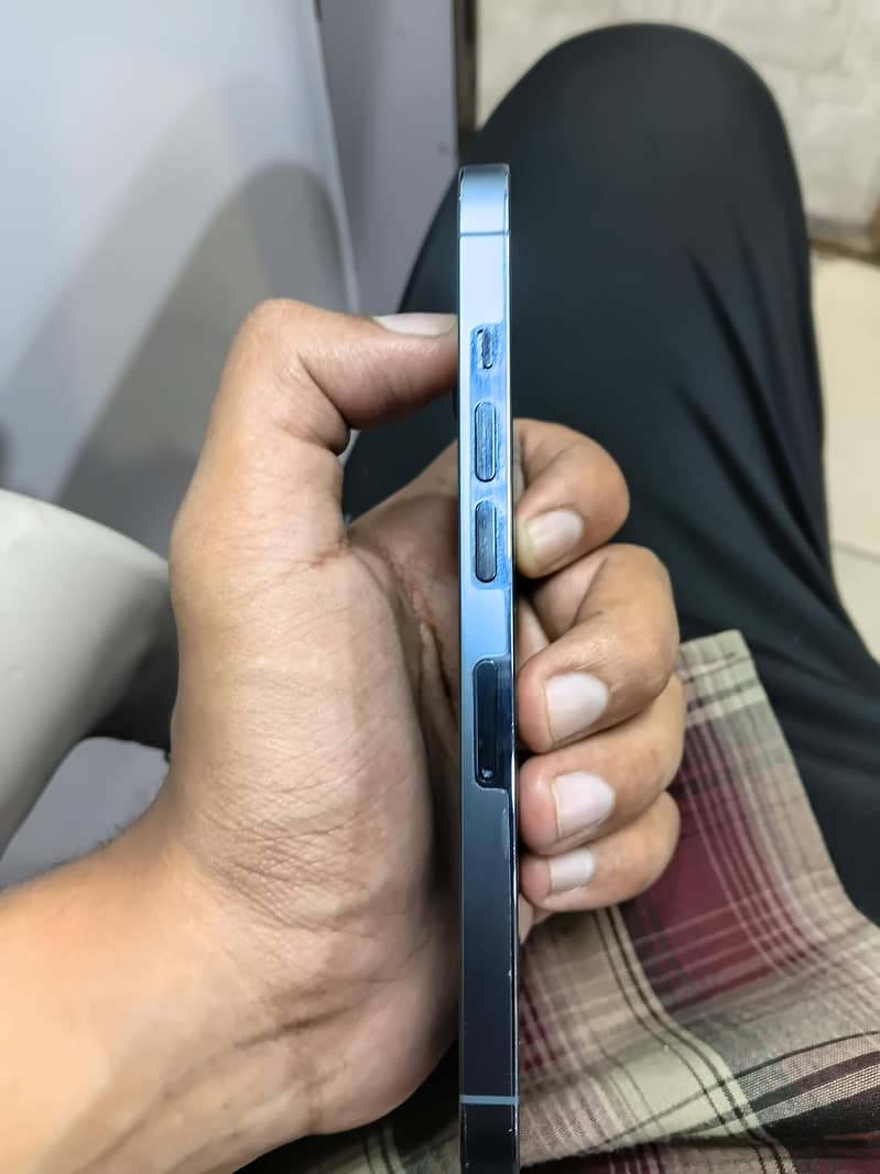 Apple iPhone 13 Pro 3