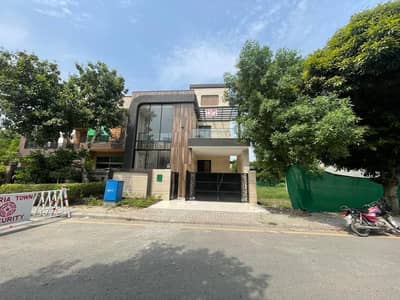 BRAND NEW HOUSE 8 MARLA OUTCLASS LOCATION OF BAHRIA ORCHARD LAHORE