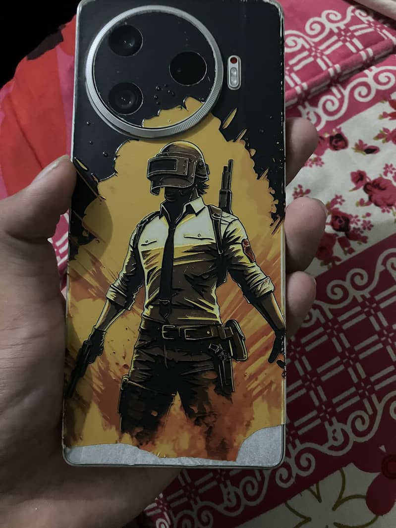 Tecno CAMON 30 Pro 0