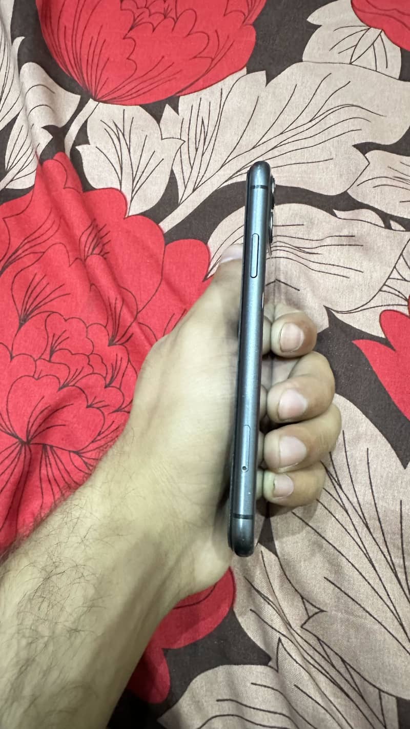 Apple iPhone 11 5
