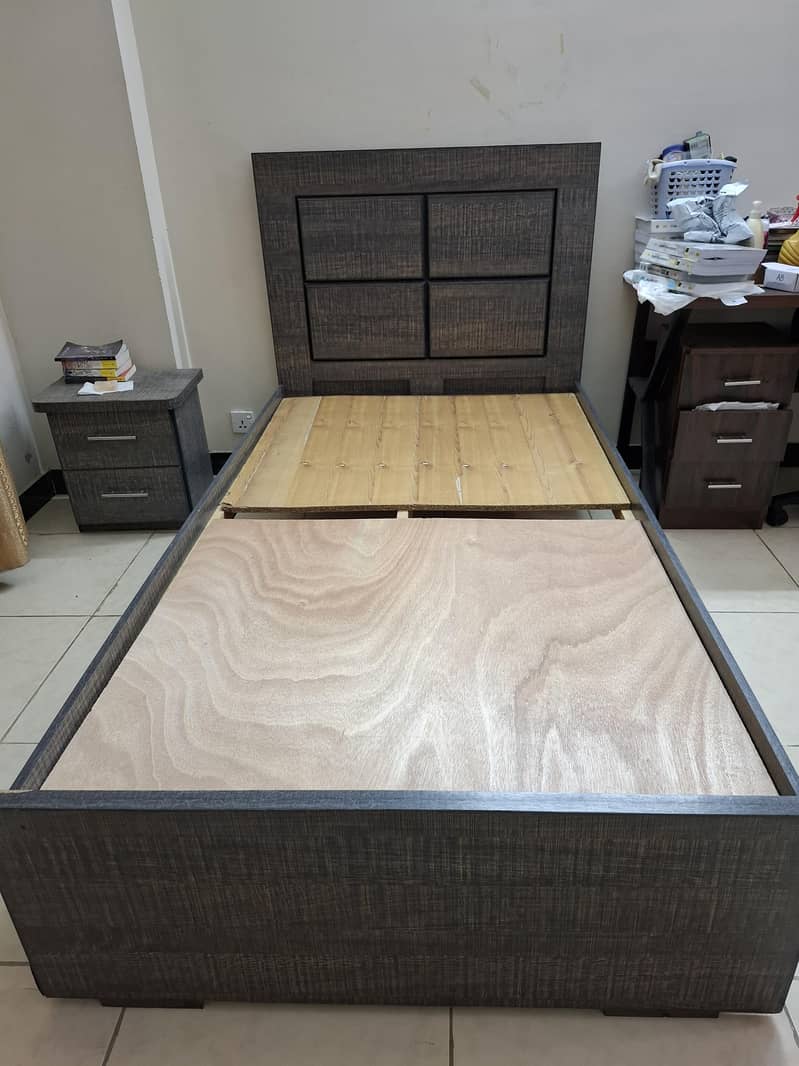SINGLE BED WITH SIDE TABLE 1