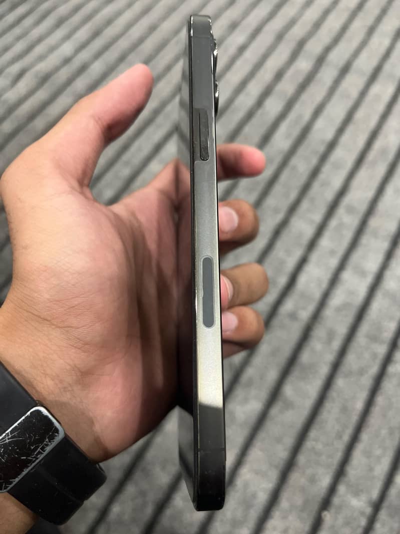 Apple iPhone 12 Pro Max 1