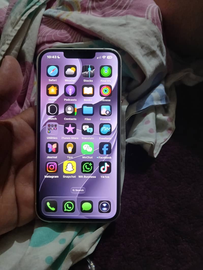 Apple iPhone 13 1