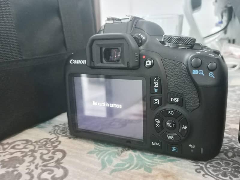EOS 2000D 6