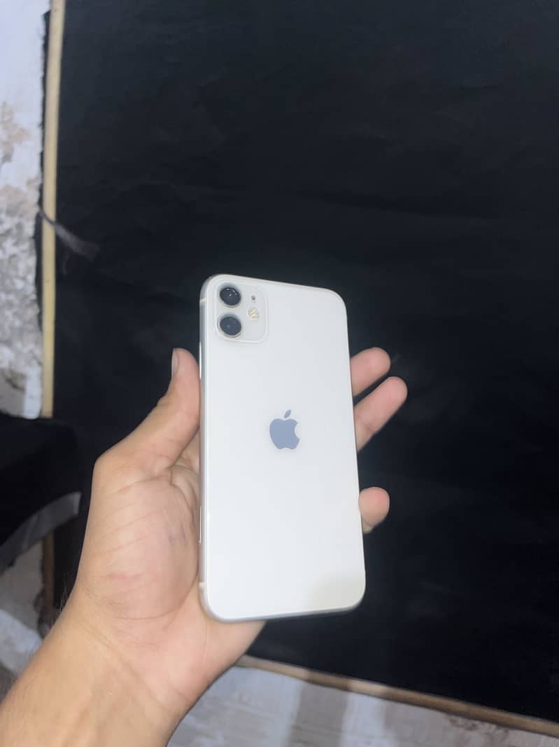 Apple iPhone 11 3
