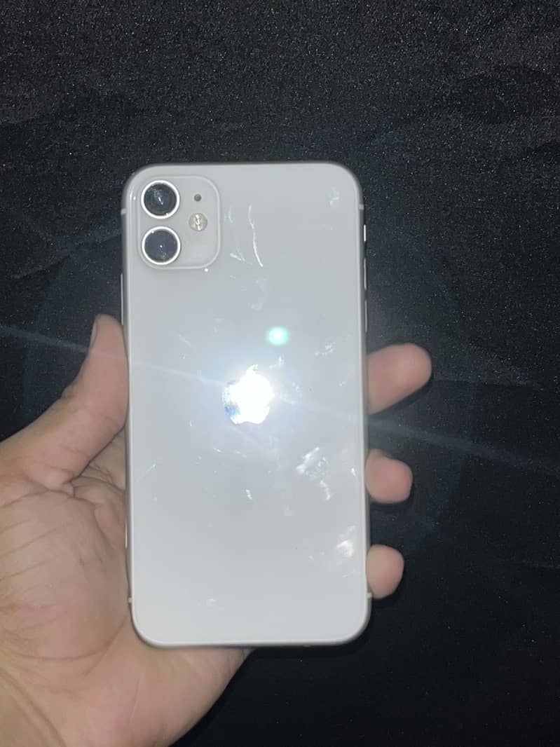 Apple iPhone 11 4