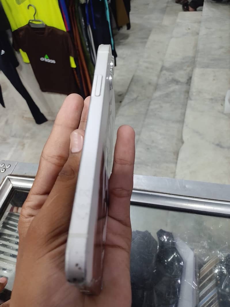 Apple iPhone 12 2