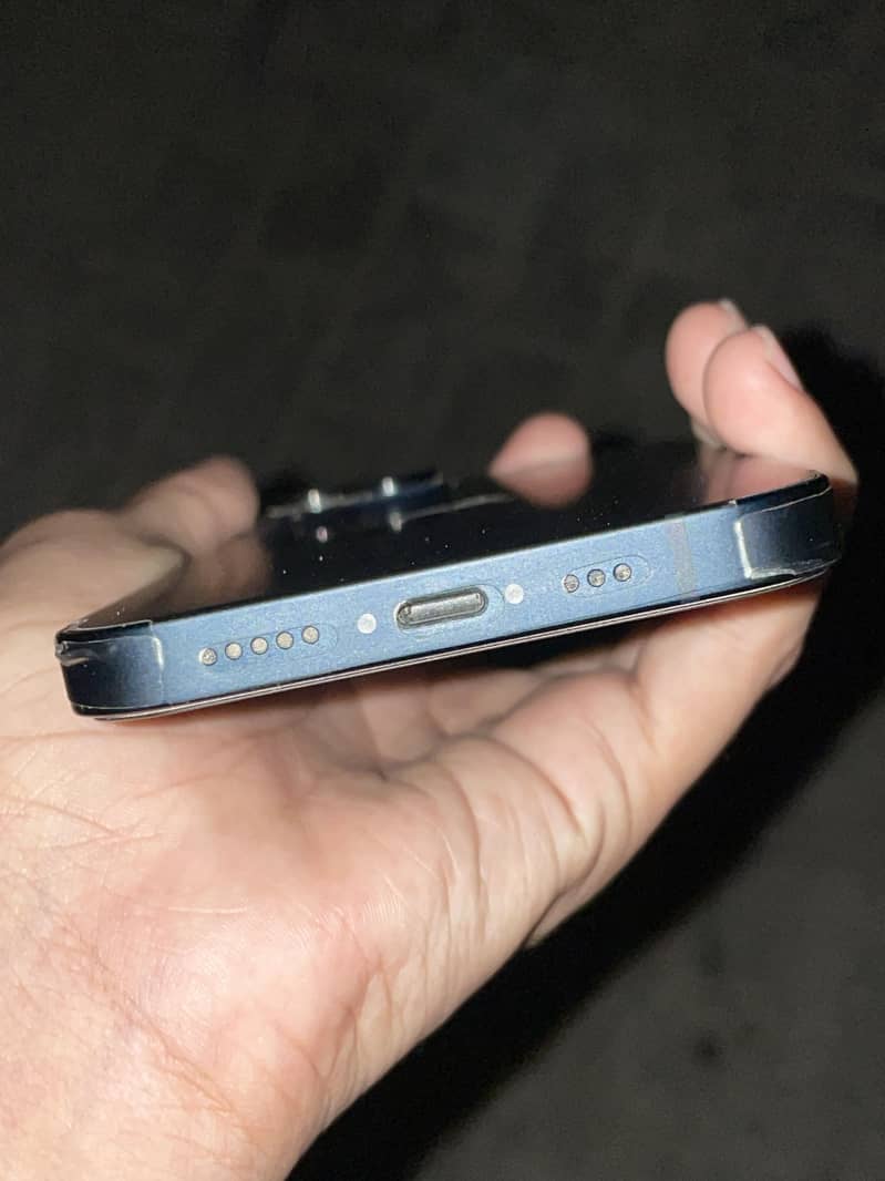 Apple iPhone 14 4