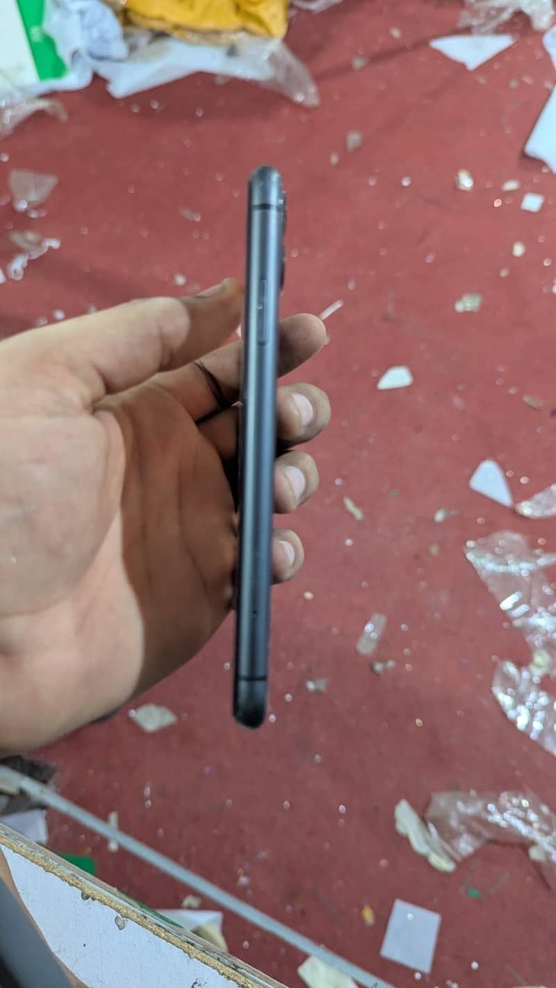 Apple iPhone 11 5