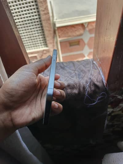 Apple iPhone 12 Pro Bettery health 75