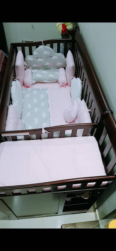 zubaidas mom squad baby cot