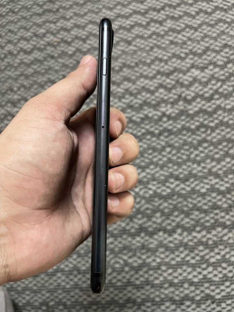 Apple iPhone 7 Plus 2
