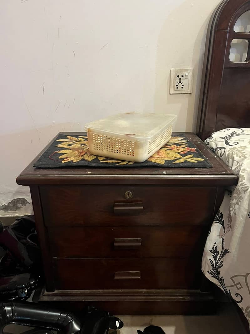 Bed with Side Tables 5