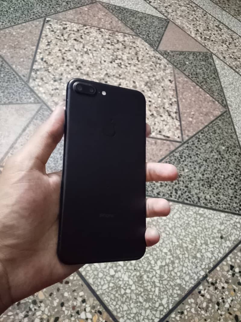 Apple iPhone 7 Plus 2